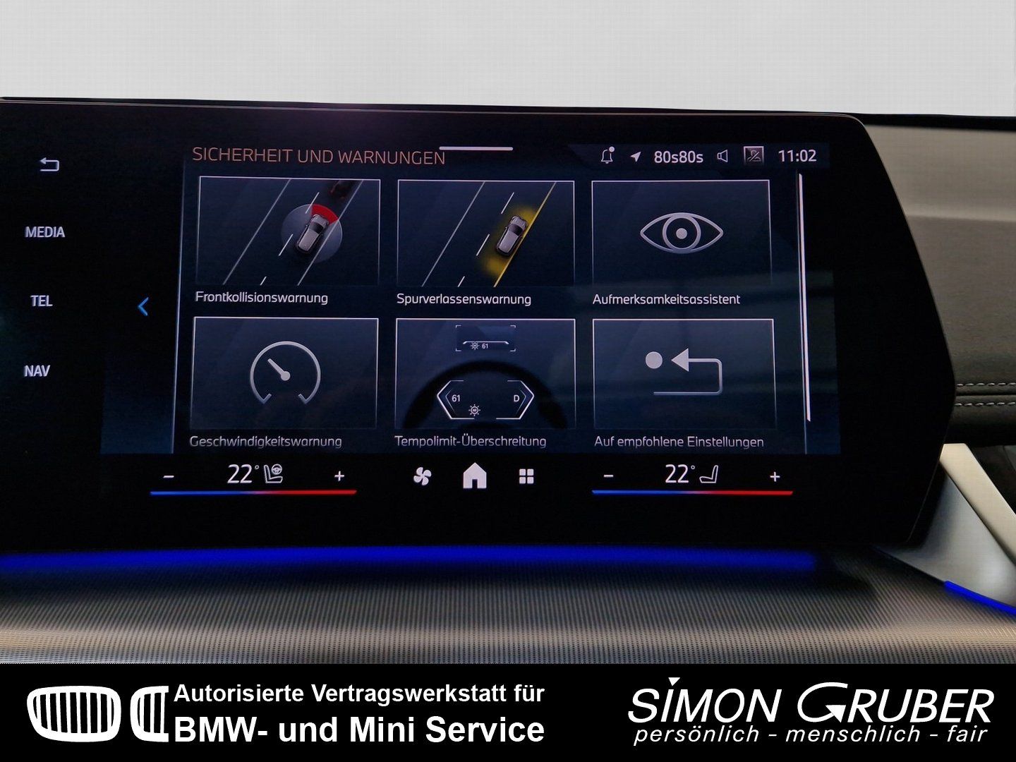 Fahrzeugabbildung BMW X1 xDrive23i Mild-Hybrid xLine Panorama HUD LED