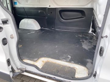 Bild 17 Opel VIVARO KASTEN L2H1 AHK KLIMA 3-SITZER TEMPOMAT
