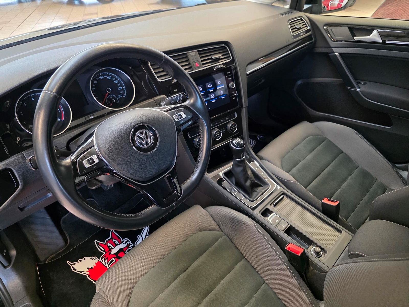 Fahrzeugabbildung Volkswagen Golf Variant 1.5 TSI Highline/LED/Shz/ACC/Ahk