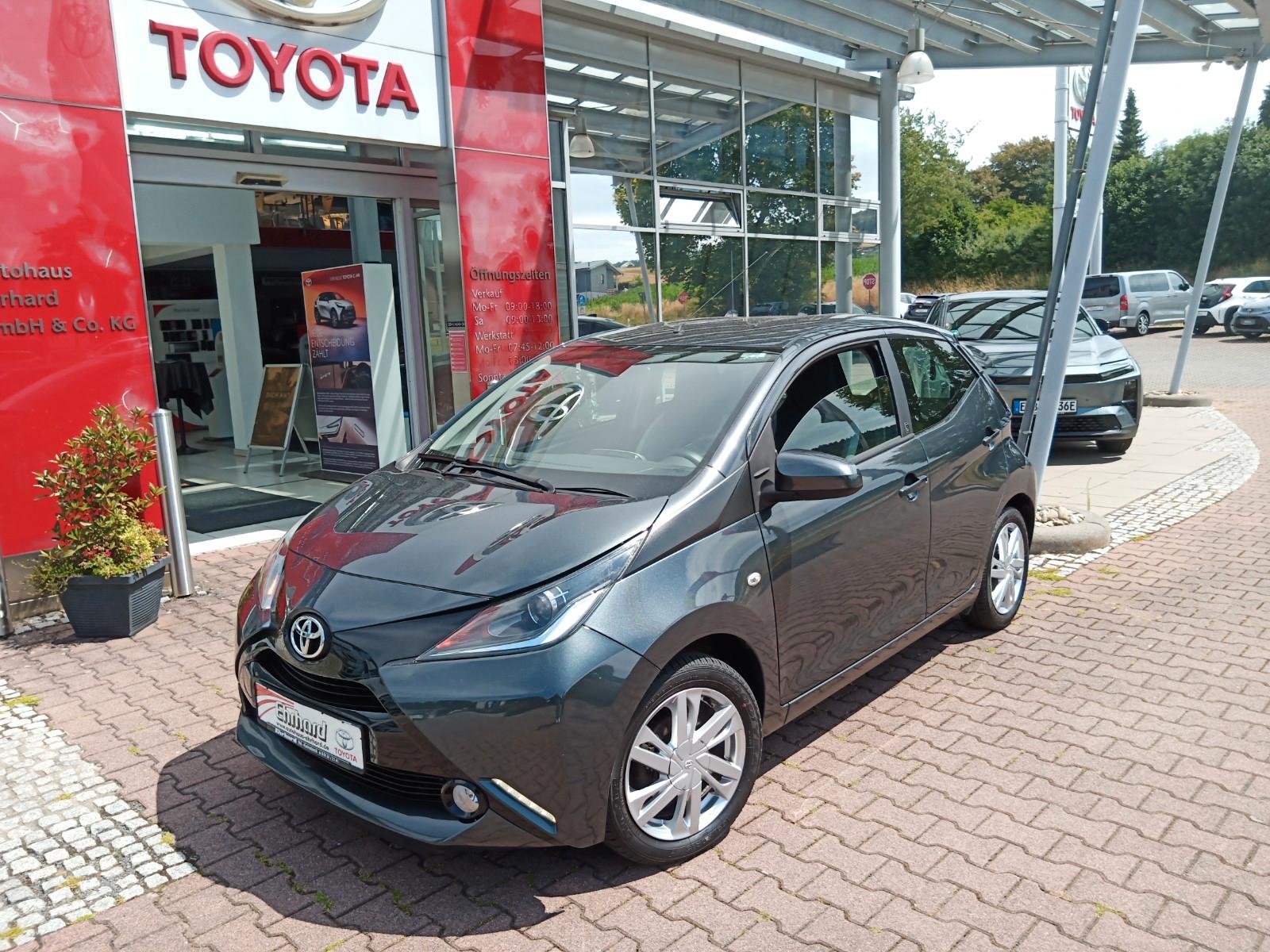 Toyota Aygo x-play Team D *8fach Bereift*