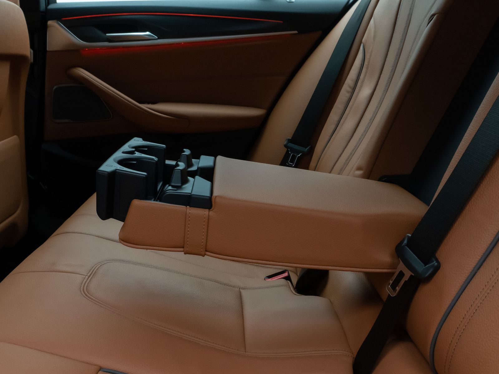 Fahrzeugabbildung BMW 540d xD  M Sport Laser Kamera HUD DAB H/K 19Zoll
