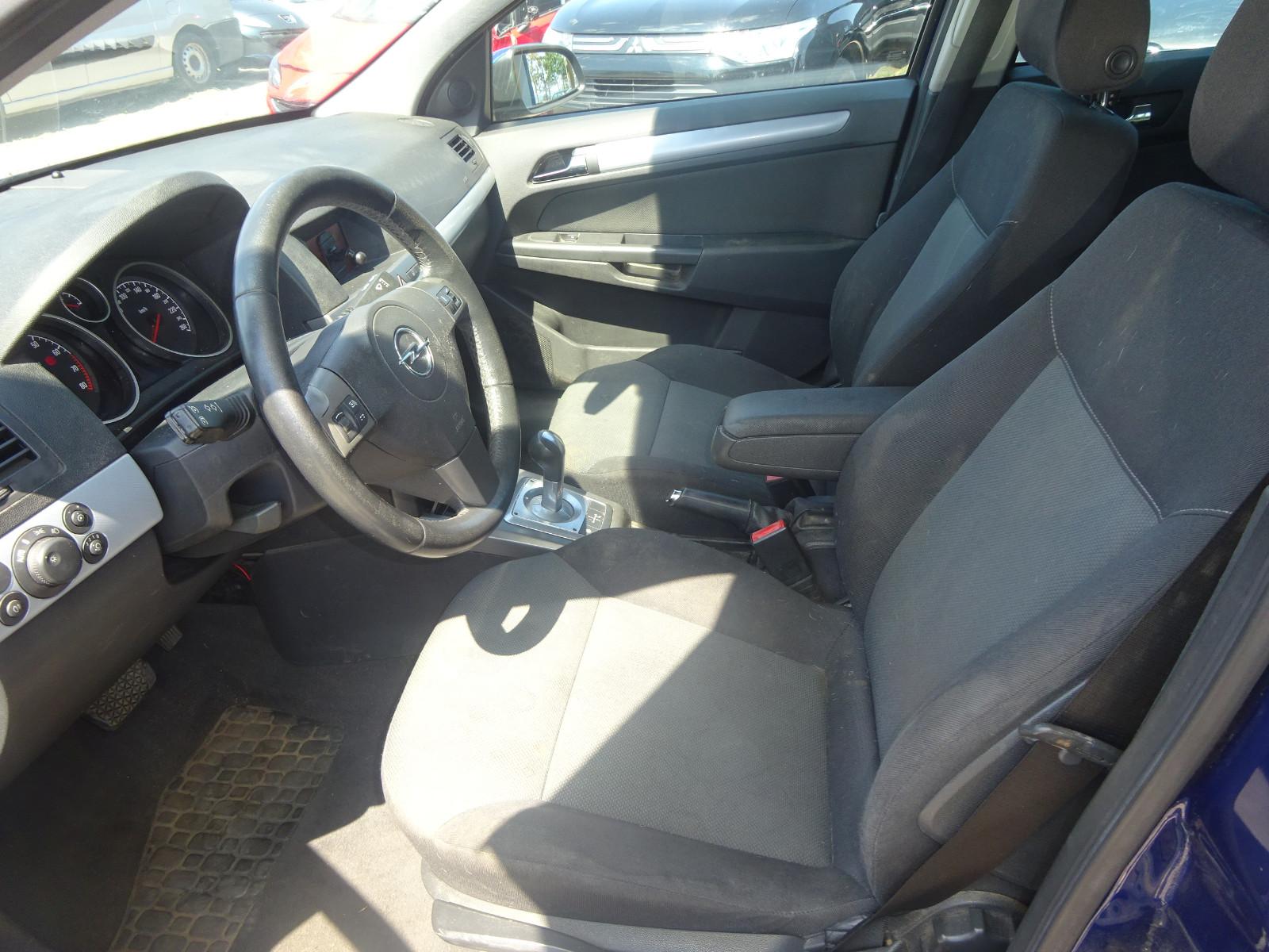 Opel Astra 2006 — photo 7