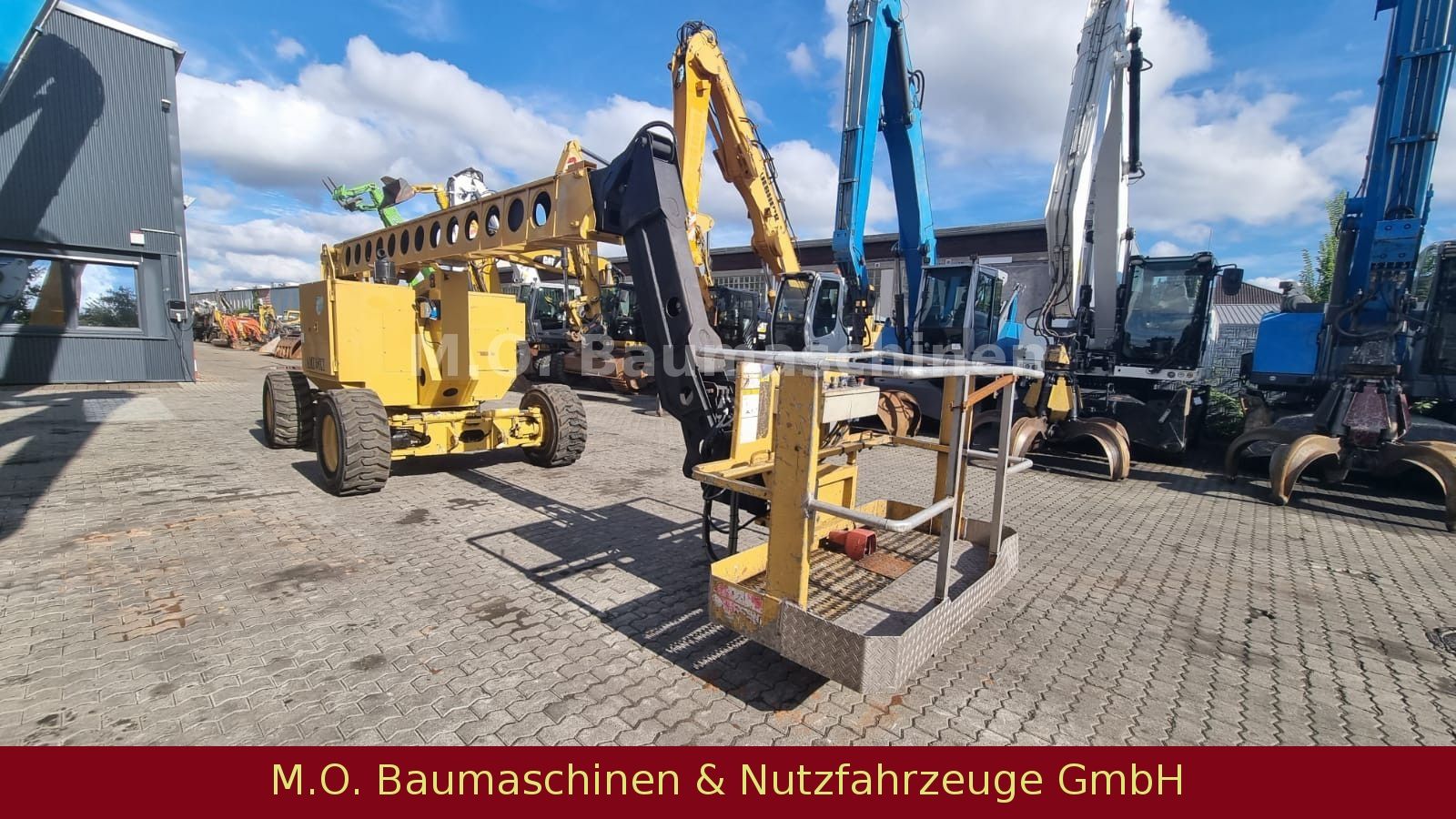 Fahrzeugabbildung Grove AMZ 68 XT / 20.9m / Allrad