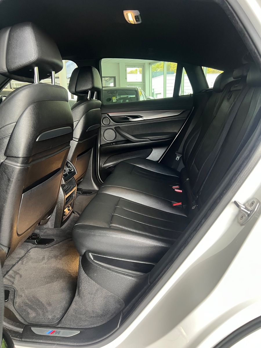 Fahrzeugabbildung BMW X6 xDrive 30 d M sport Paket *MINERALWEISS*