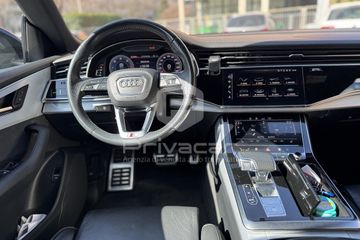 Audi Q8 - 12