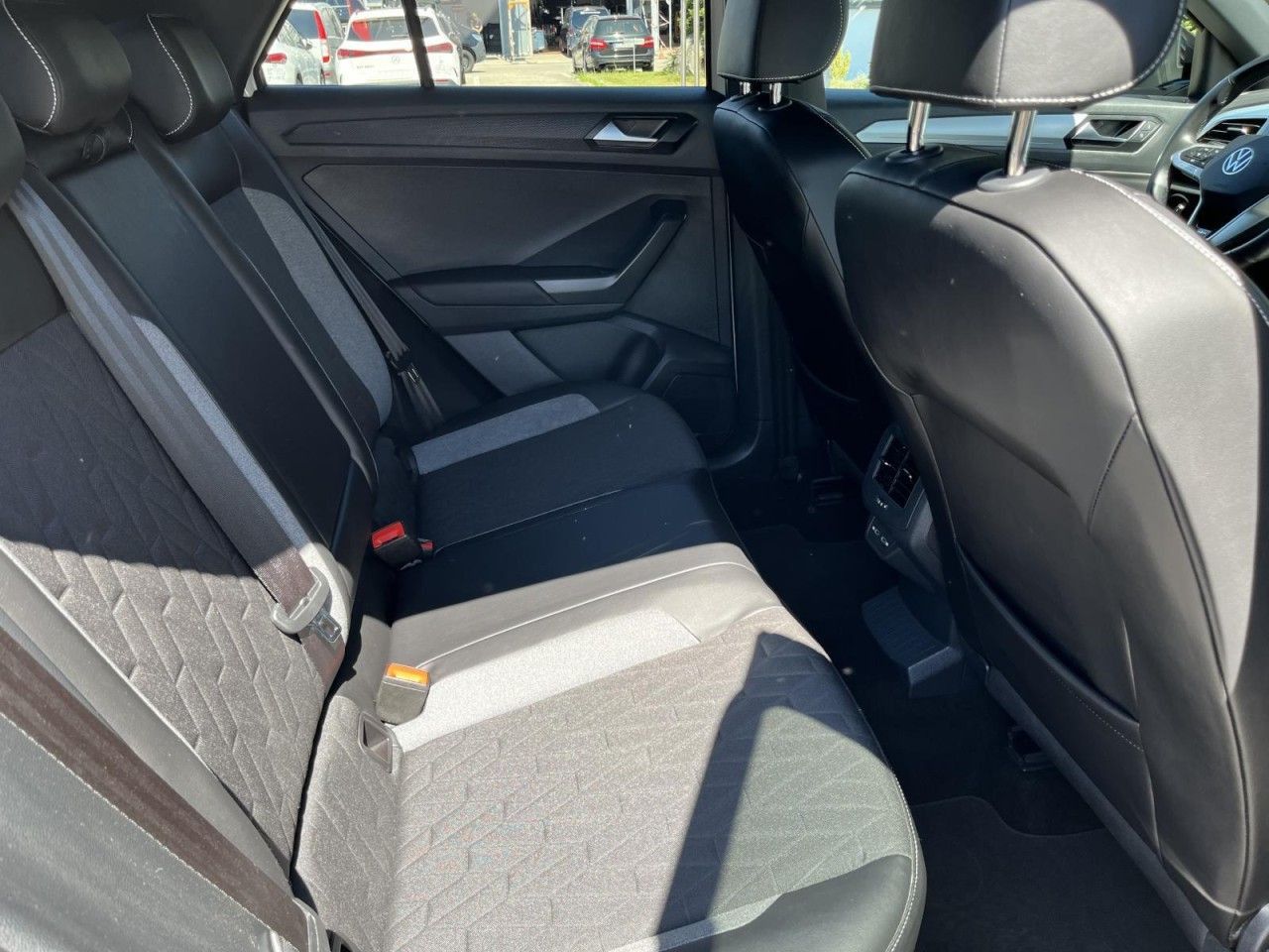 Volkswagen T-Roc - Bild 12