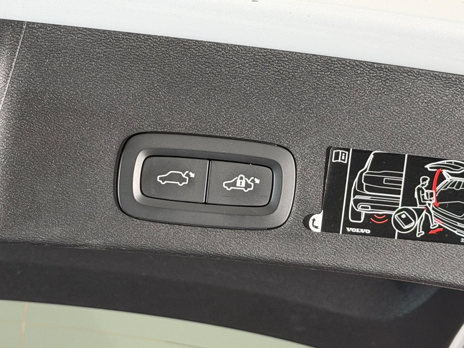 Volvo XC40 T3*R DESIGN*LED-R.KAM-APP-SHZ-LHZ-ACC-WLAN, миниатюра 17