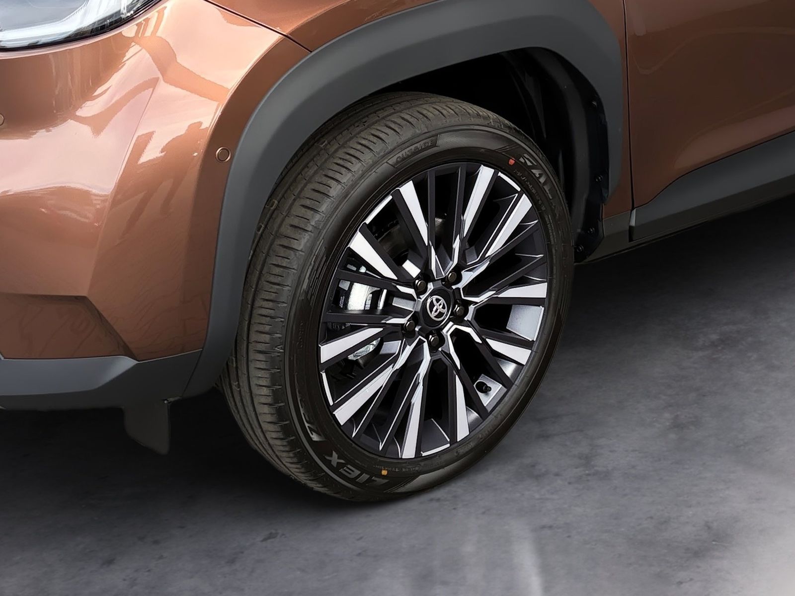 Fahrzeugabbildung Toyota Yaris Cross Lounge 1.5-l-Hybrid 360,HUD,Kamera