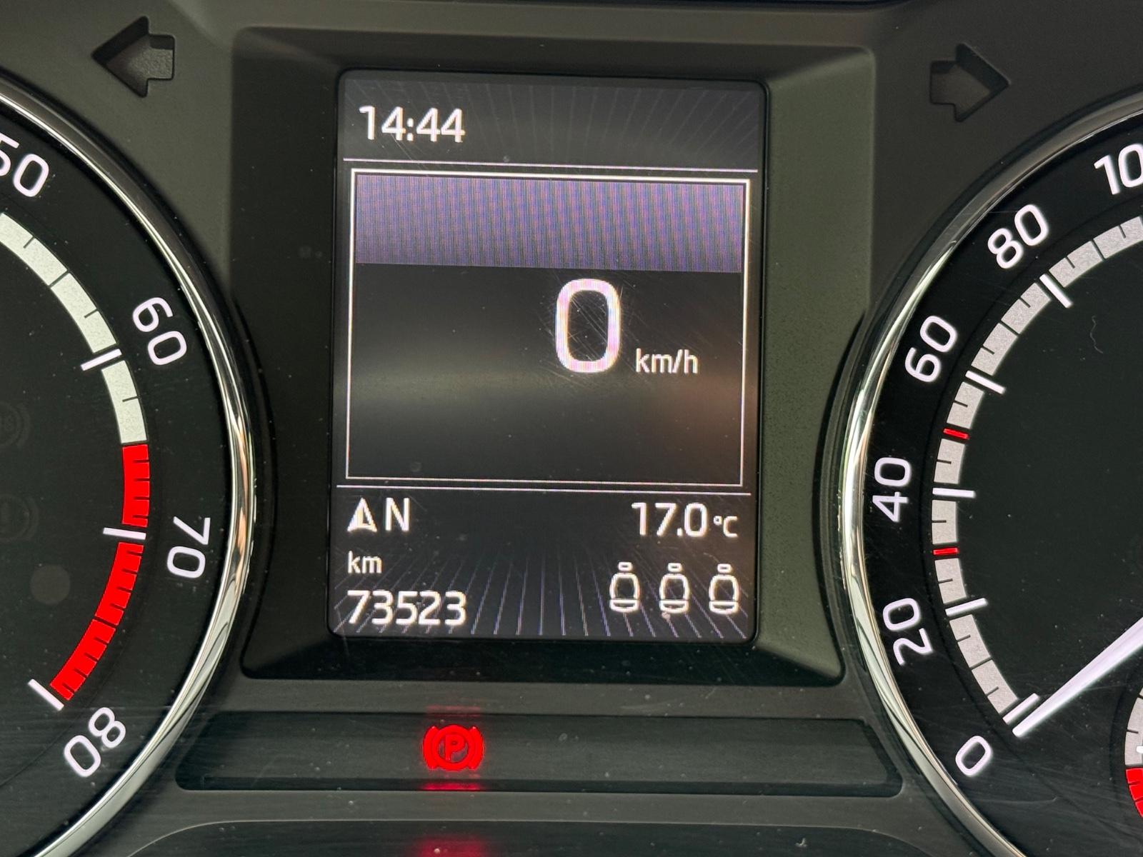 Skoda Octavia Combi RS Klima Navi Xenon -nur 73.000km!