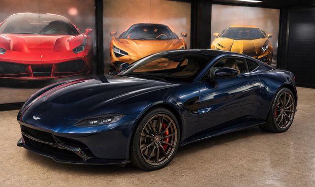 ASTON MARTIN V8 Vantage