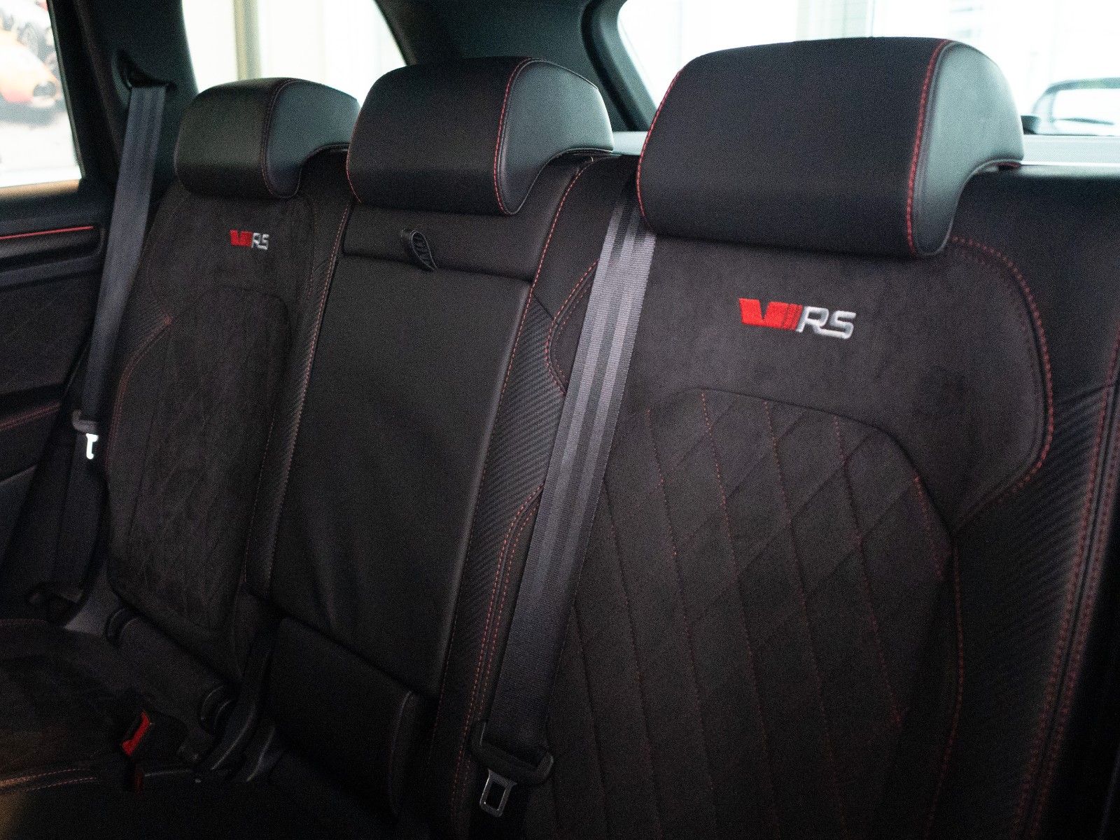 Fahrzeugabbildung SKODA Kodiaq RS 4x4 AUTOM./AHK/STANDHZG./SITZHZG./DAB