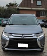 Mitsubishi Outlander 2.2 DI-D 4WD Instyle 7p. - Mitsubishi Outlander Kombi Gebrauchtwagen
