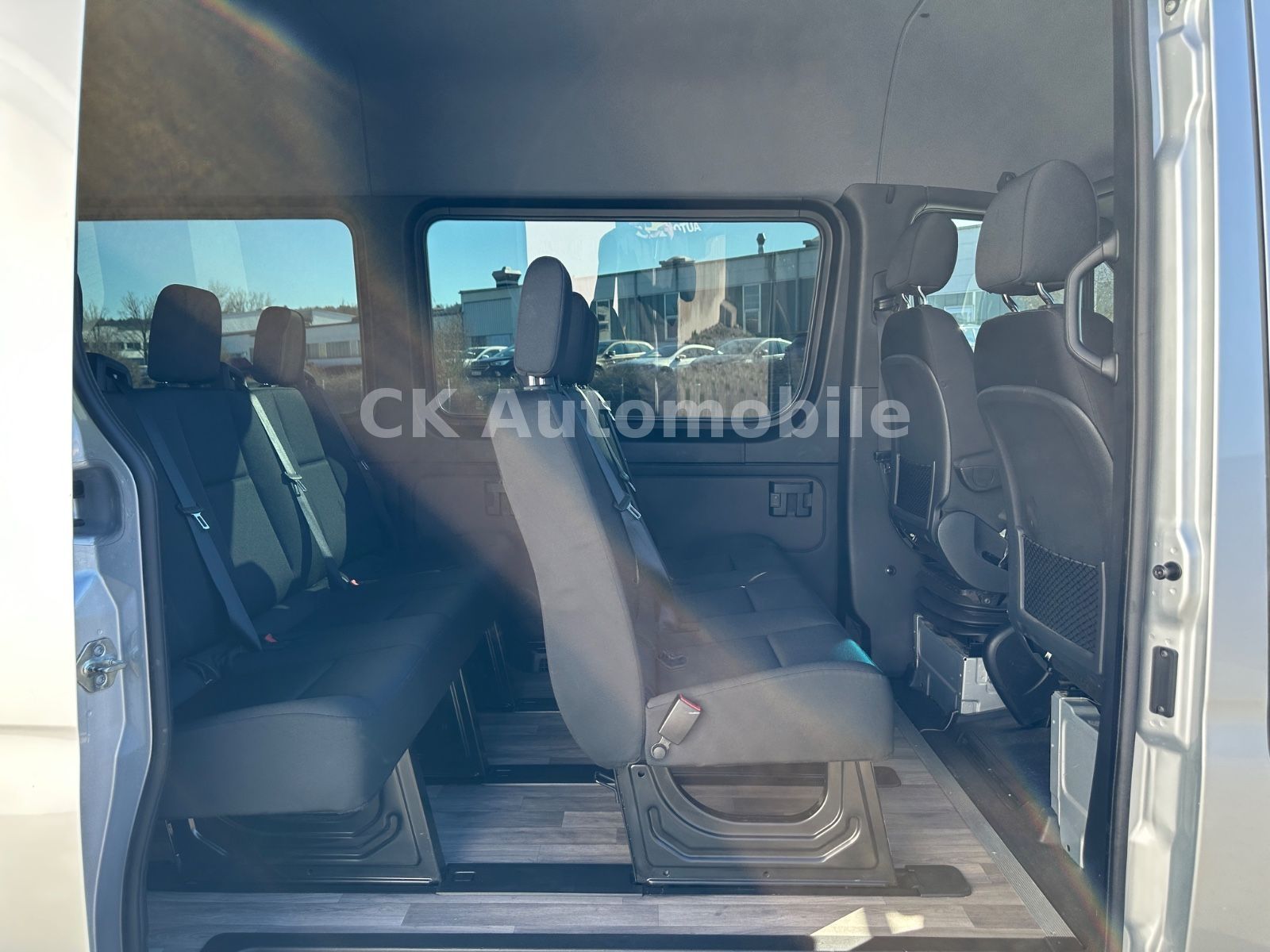Fahrzeugabbildung Mercedes-Benz Sprinter 319 Kombi 4x4/8 Sitze/Klima/Navi/Kamera