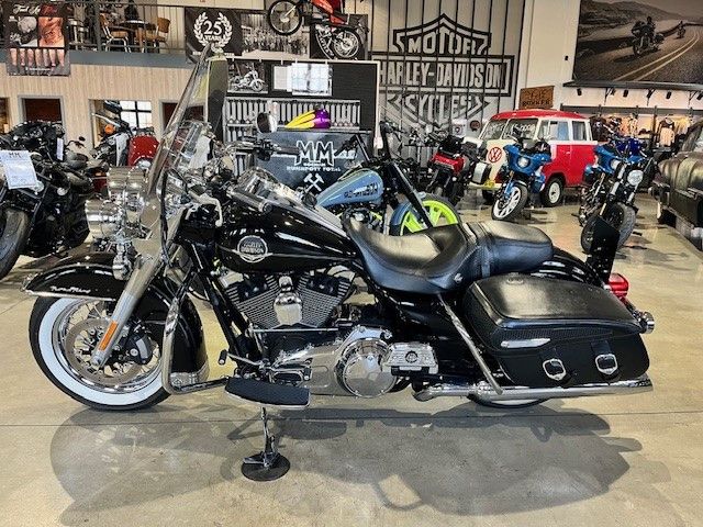 Fahrzeugabbildung Harley-Davidson FLHRC Road King Classic