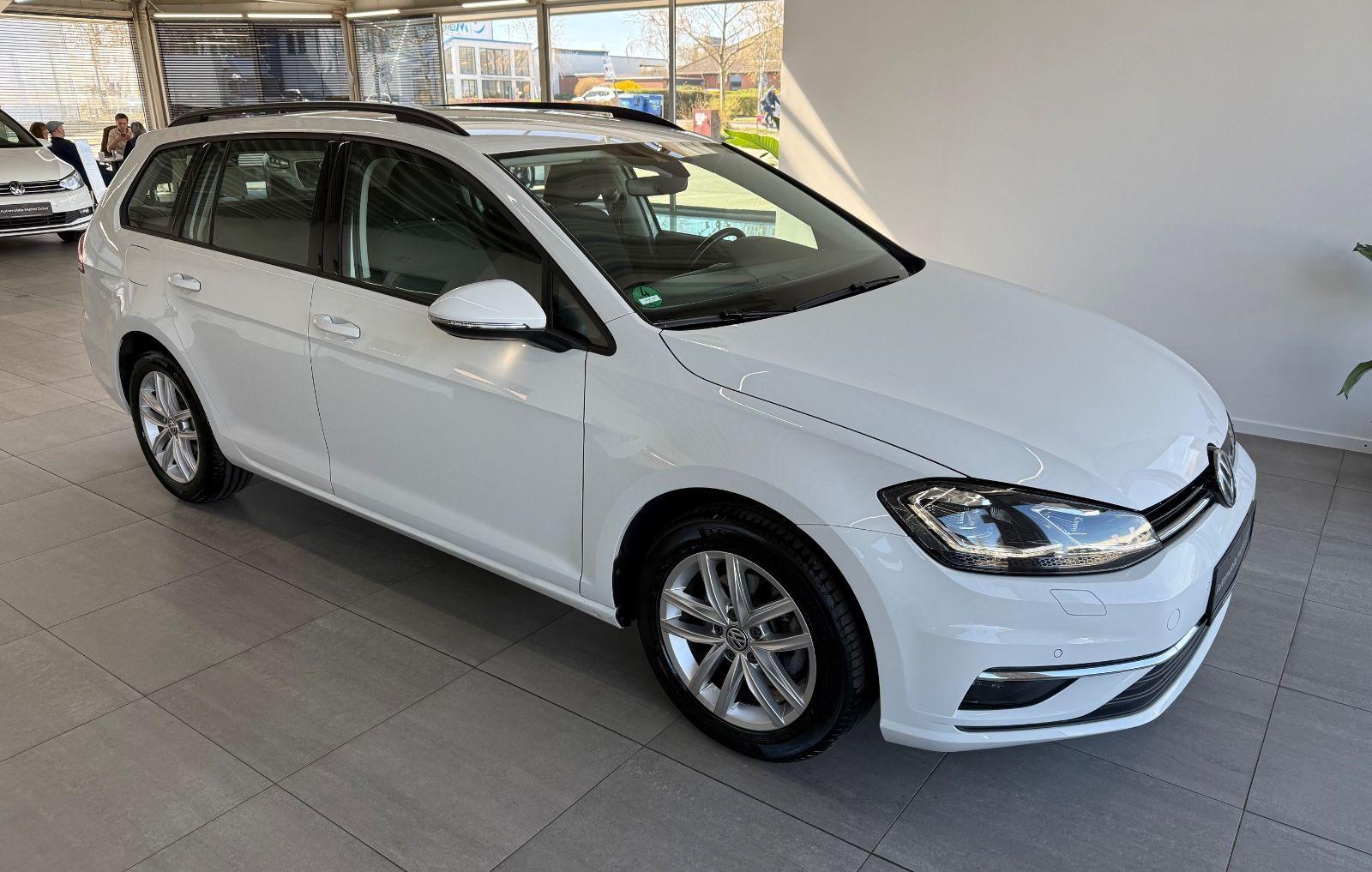 Volkswagen Golf VII*Variant*Comf*Navi*Sitzh*ACC*AHK*LED*