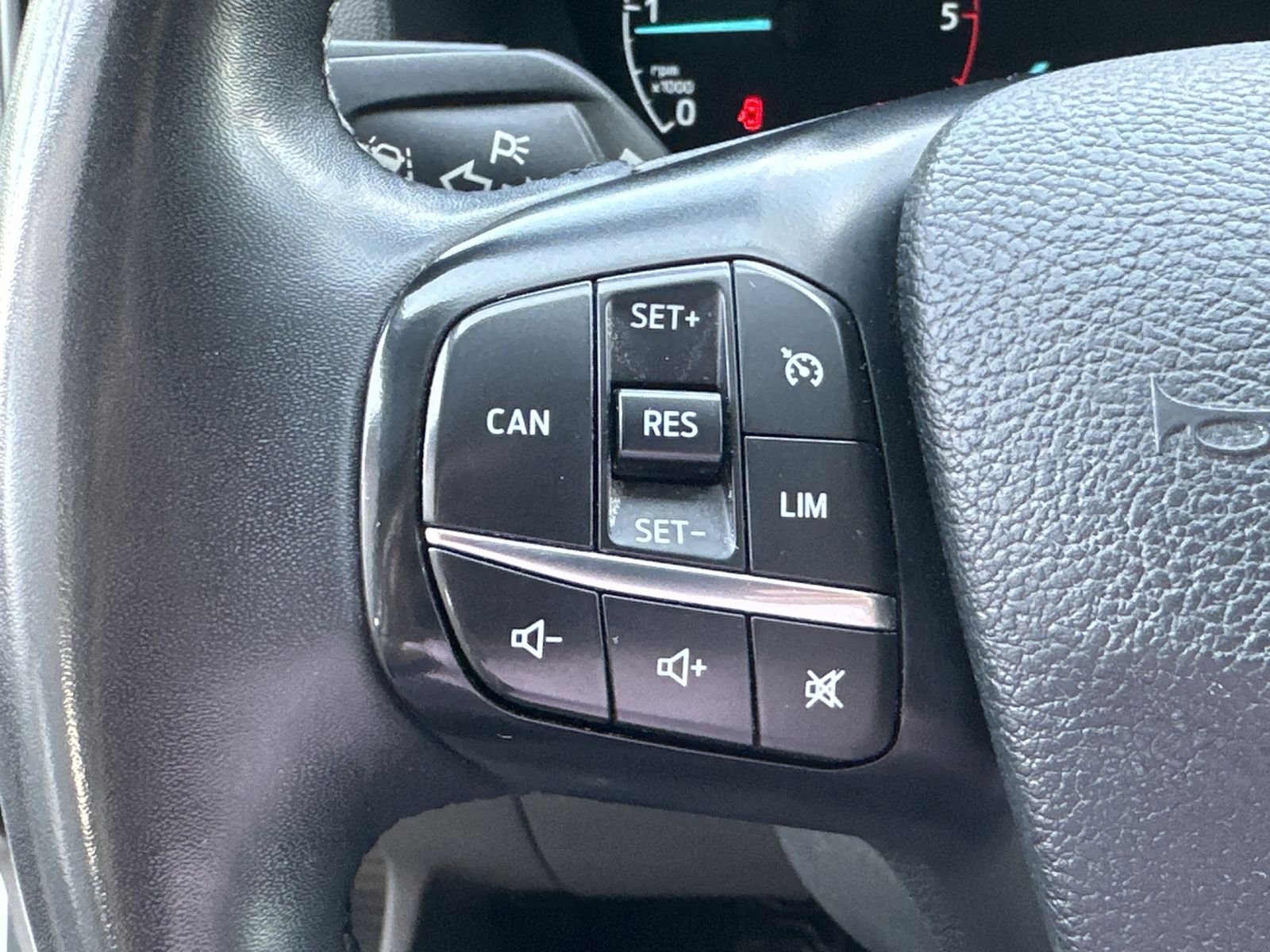 Fahrzeugabbildung Ford Transit 310 L3H2 KLIMA+PDC+DAB+TEMPOMAT