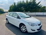 Opel Astra J Sports Tourer Selection*LPG/BENZIN*TÜV* - Opel Astra mit LPG-Antrieb: Tourer Sports