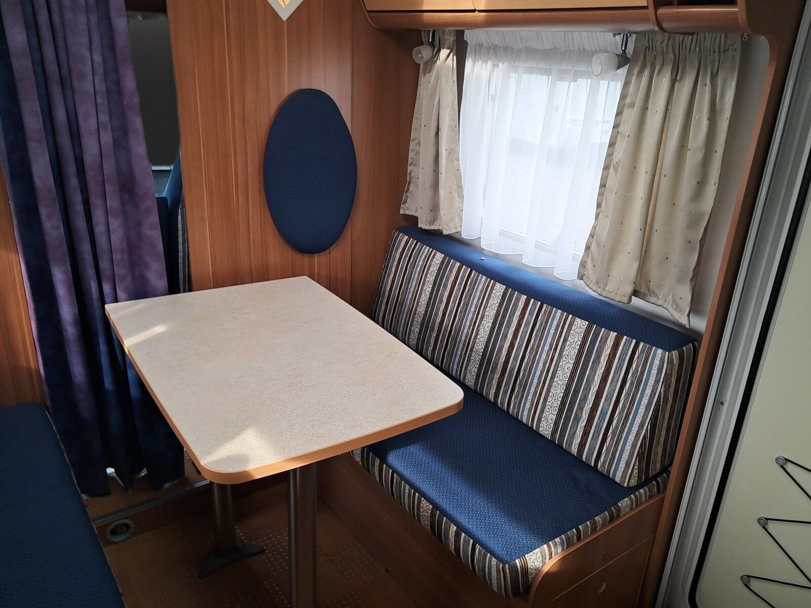 Fahrzeugabbildung Carado T 345 Fahrradträger,Radio,Heckbad