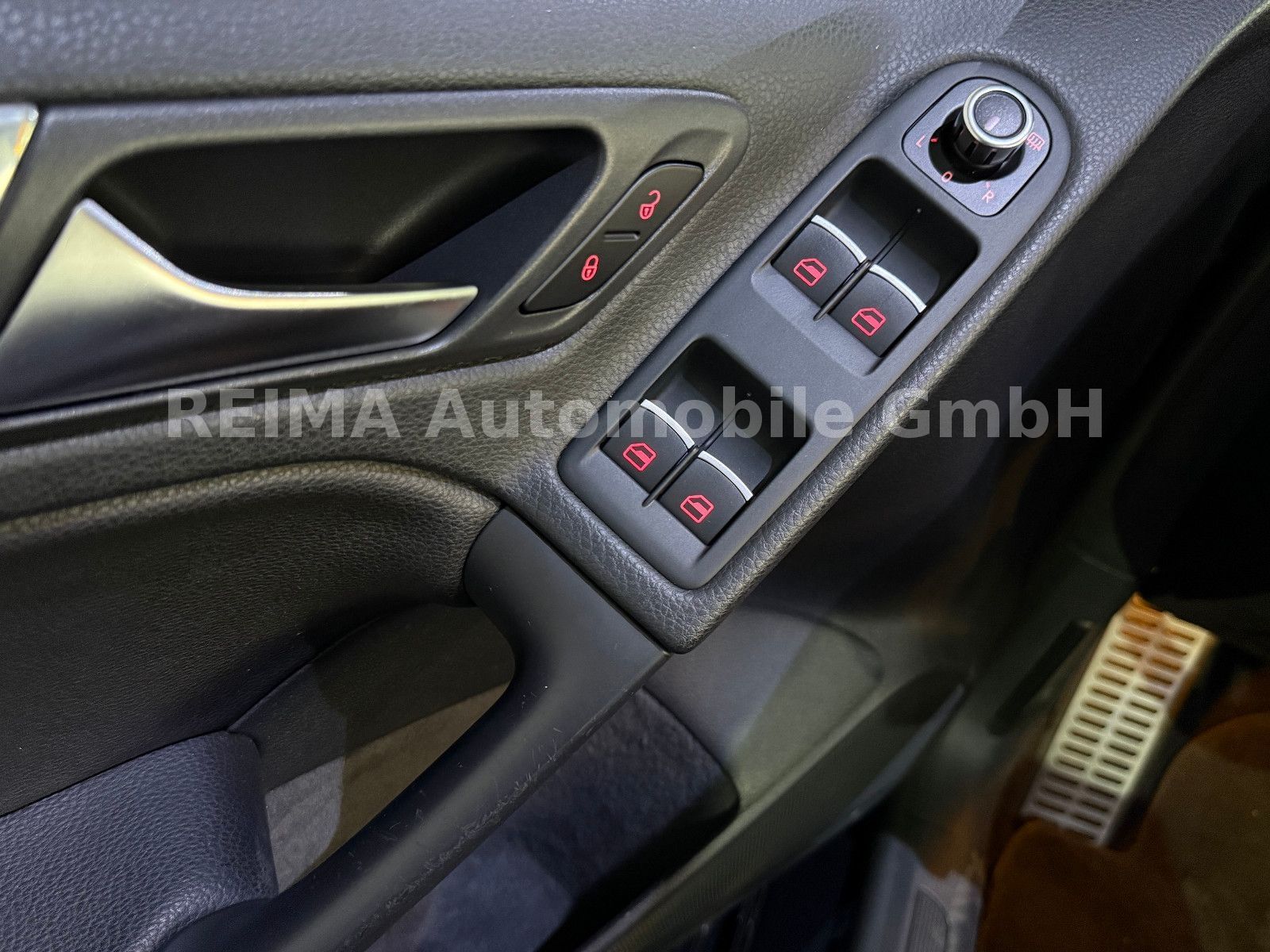 Fahrzeugabbildung Volkswagen Golf VI Cabriolet 1,4TSi, Klima, T-Leder, Alu