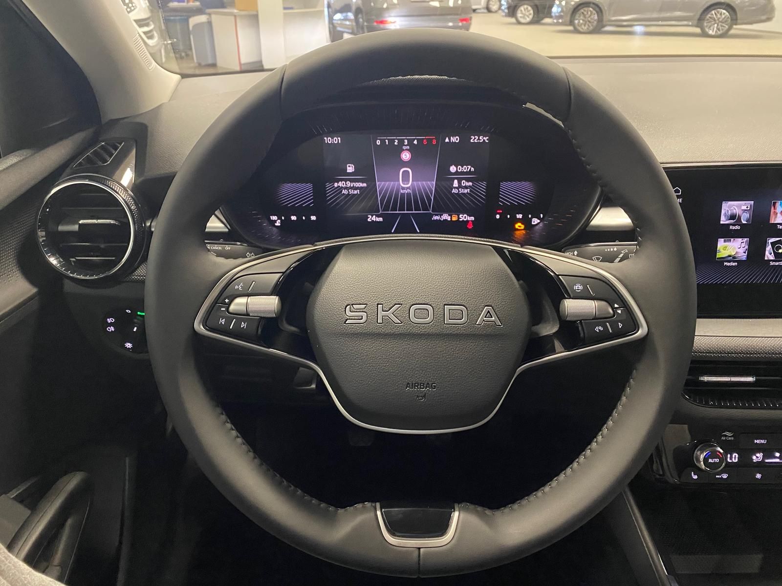 Fahrzeugabbildung SKODA Fabia Selection APP+KLIMA+RFK+PDC+SITZHEIZ+Andro