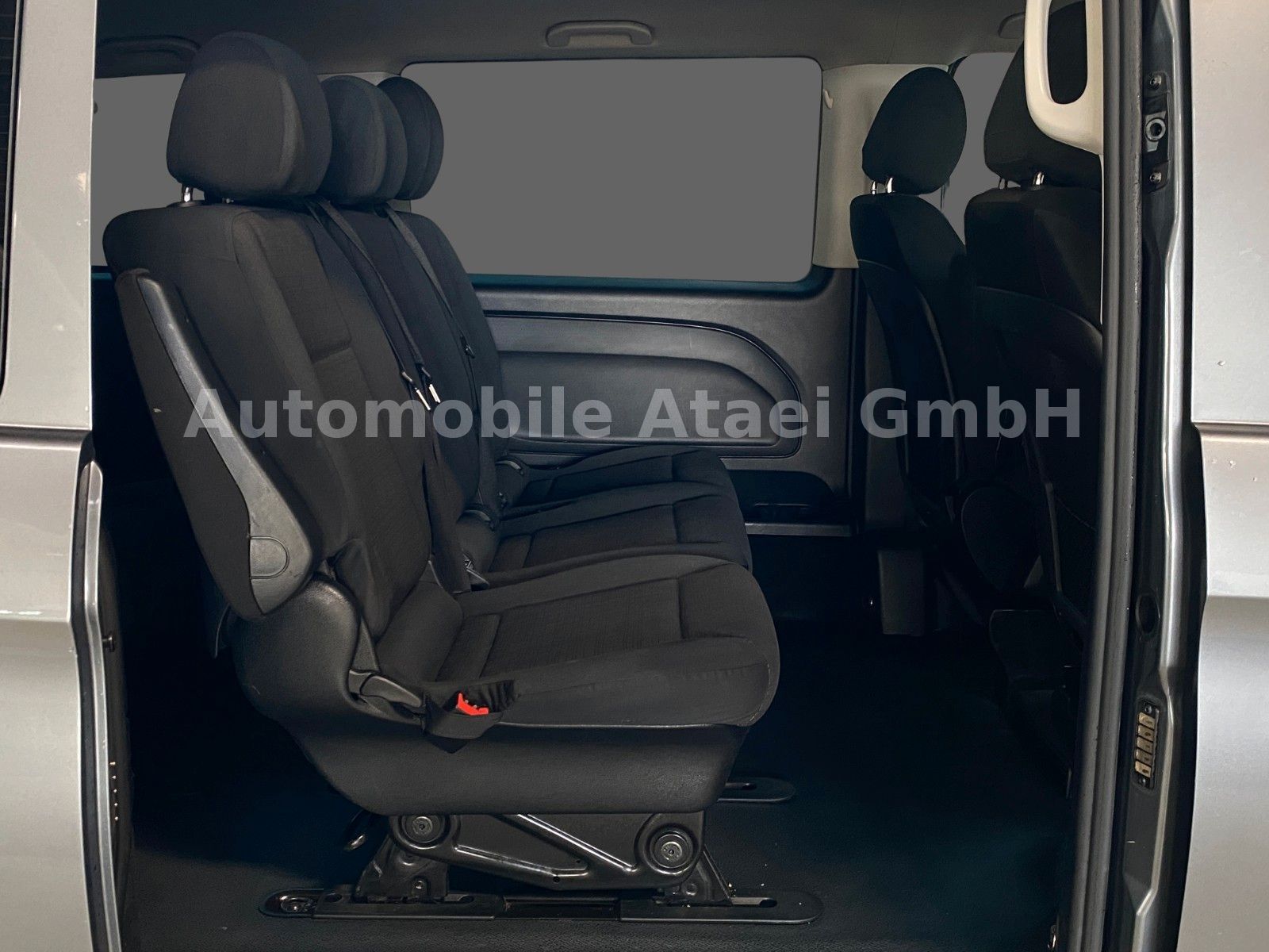 Fahrzeugabbildung Mercedes-Benz Vito Tourer Lang 116 Automatik *Edition* (4595)