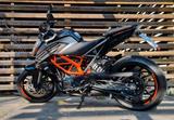 KTM Duke 125, 1400Km! Werksgarantie! Akrapovic! Neuw