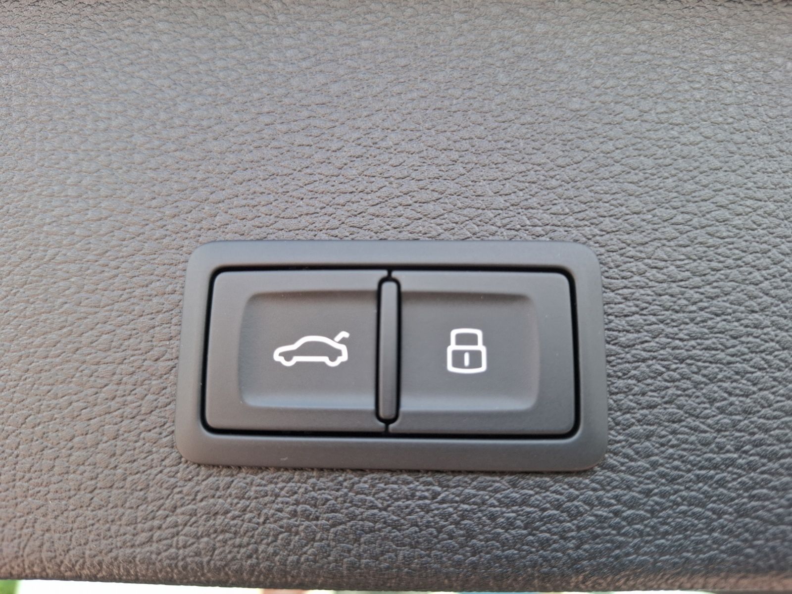 Fahrzeugabbildung Audi Q2 35 TFSI advanced S-tronic Matrix AVC Navi ACC