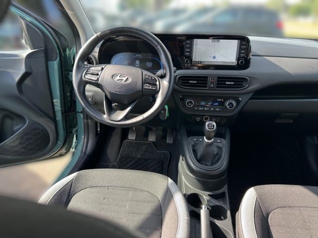 Fahrzeugabbildung Hyundai i10 Trend Navi Apple CarPlay Android Auto Klimaa