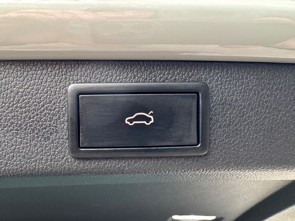 SKODA Superb Combi 2.0 TDI Sportline DSG SKODA Superb Combi 2.0 TDI Sportline DSG