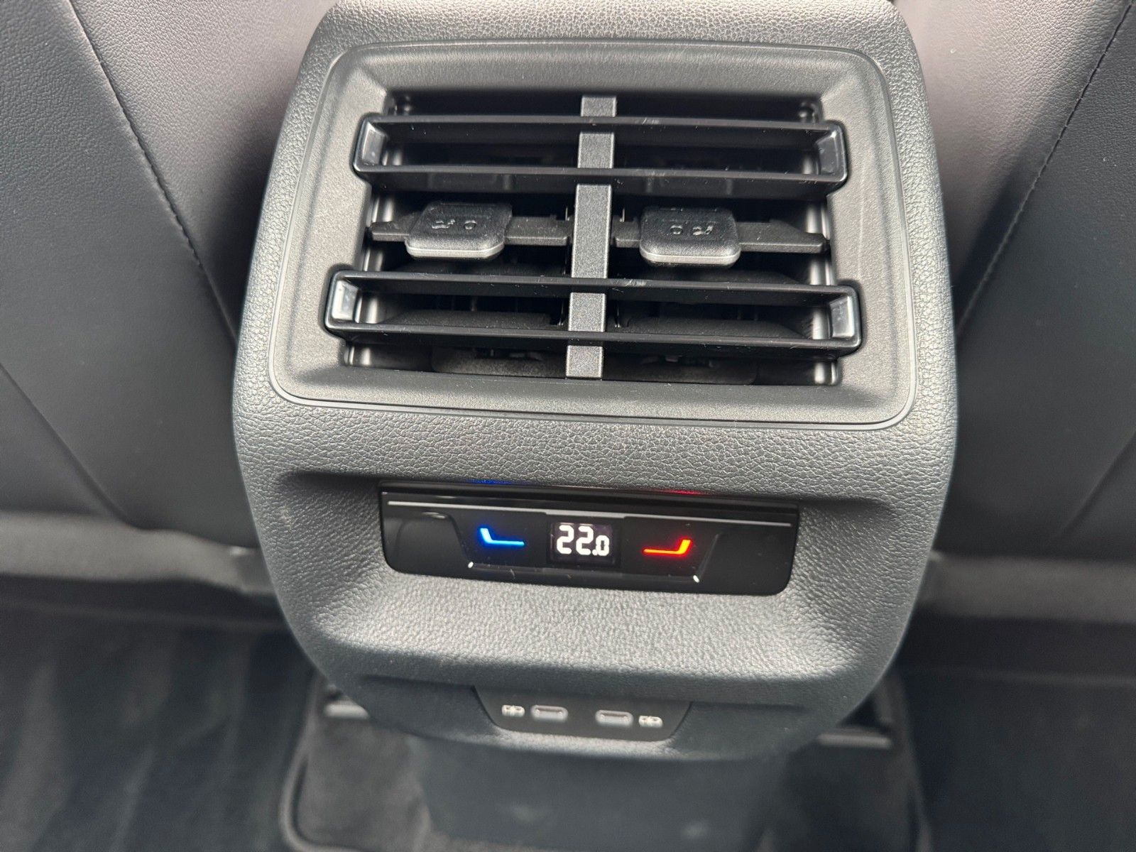 Fahrzeugabbildung Volkswagen Tayron 1.5 eTSI Life