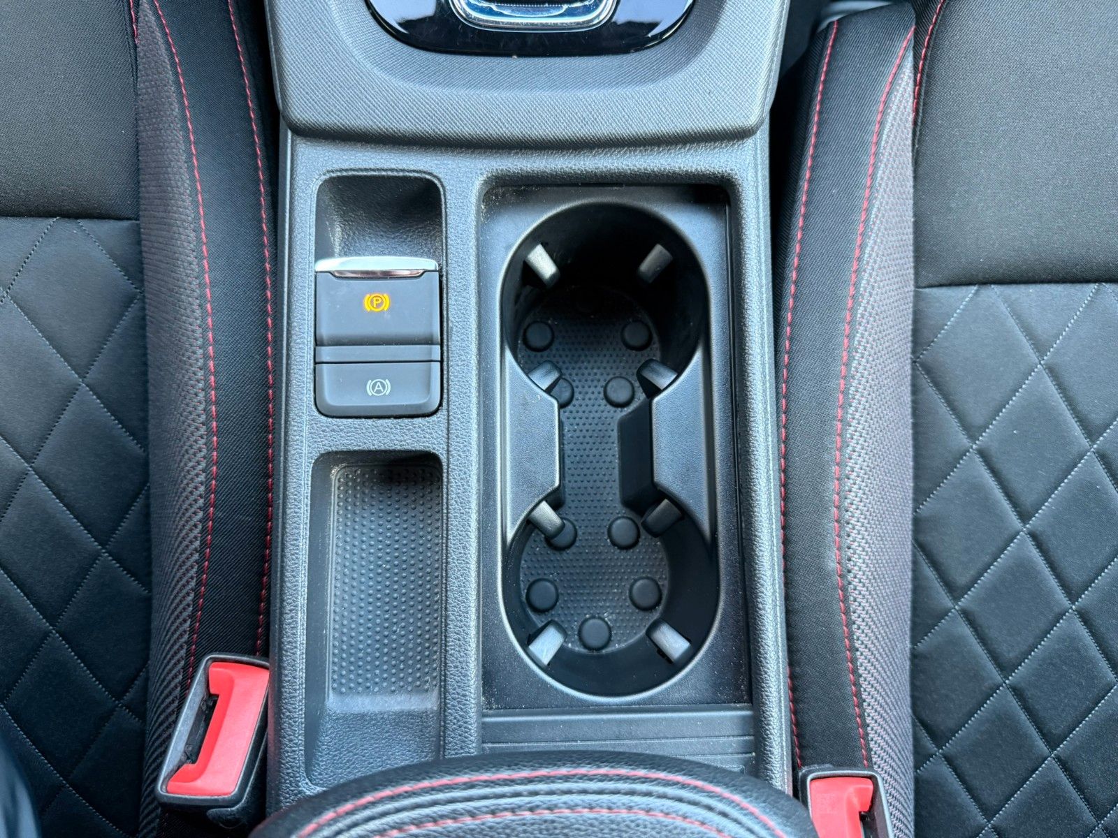Fahrzeugabbildung SKODA Octavia 1.4 TSI iV RS HUD+R-Kamera+