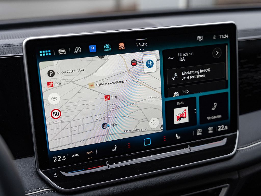 Fahrzeugabbildung Volkswagen Tiguan 1.5 eTSI Elegance NAVI AHK ACC AKTIVSITZE