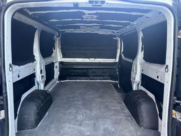 Renault Trafic - 12