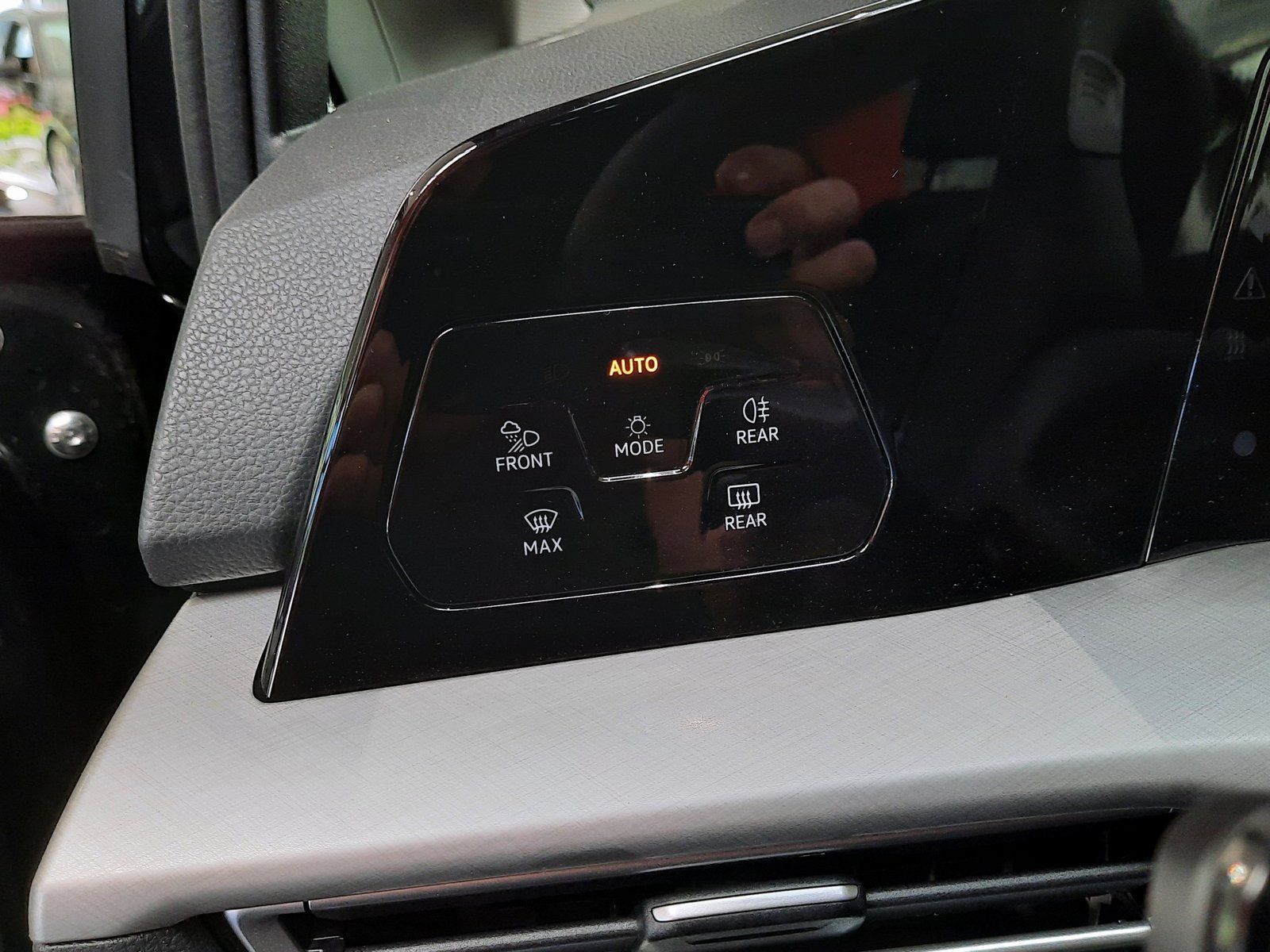 Fahrzeugabbildung Volkswagen Golf Variant TDI Life DSG *AHK*Cam*APP*LED*Shzg*