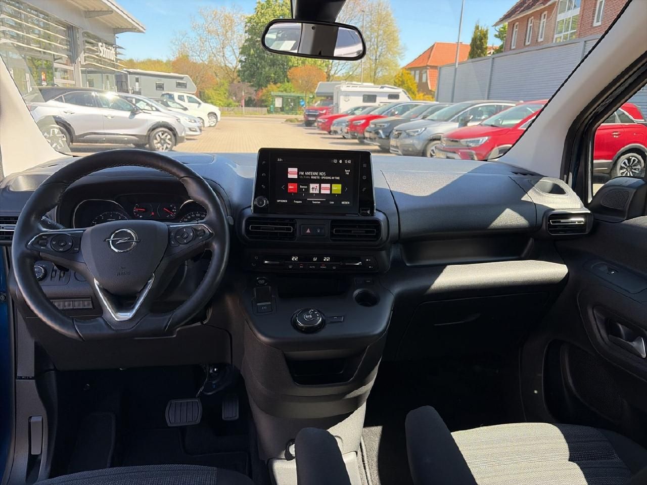 Fahrzeugabbildung Opel Combo Life 1,2 Ultimate Automatik