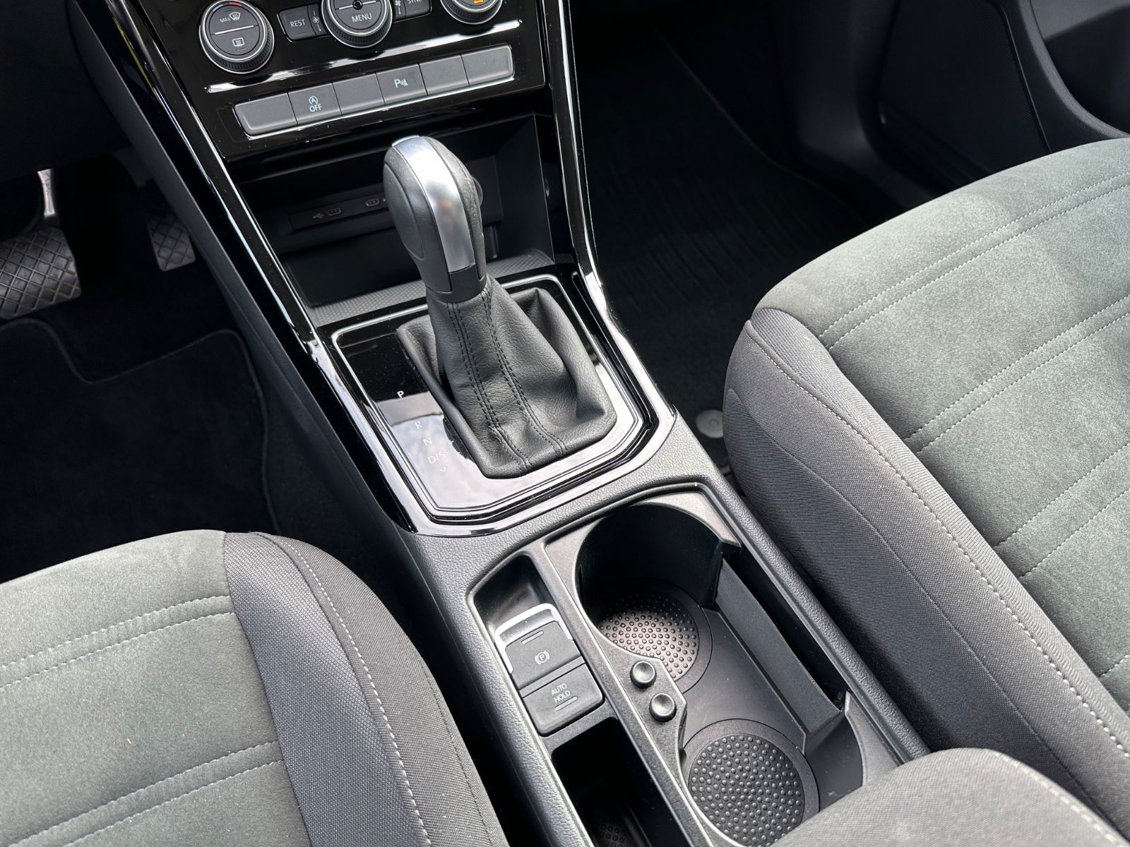 Fahrzeugabbildung Volkswagen Touran 2.0 TDI Highline DSG ACC/LED/Navi
