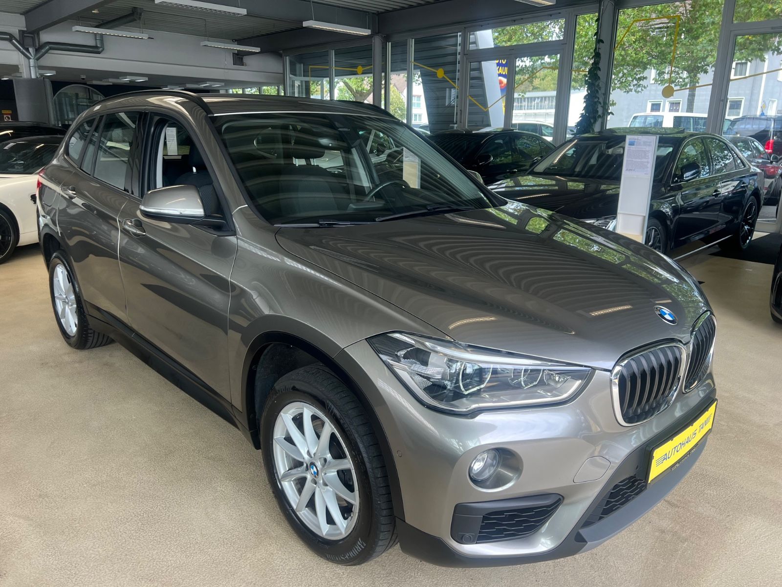 Fahrzeugabbildung BMW X1 sDrive 18 d Advantage *LED*NAVI*SITZHEIZUNG*