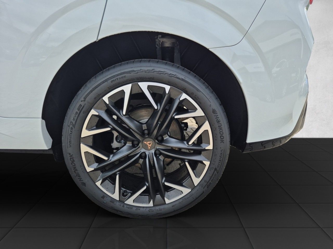 Fahrzeugabbildung CUPRA Terramar 2.0 TSI 204 PS DSG 4Drive Edge Paket