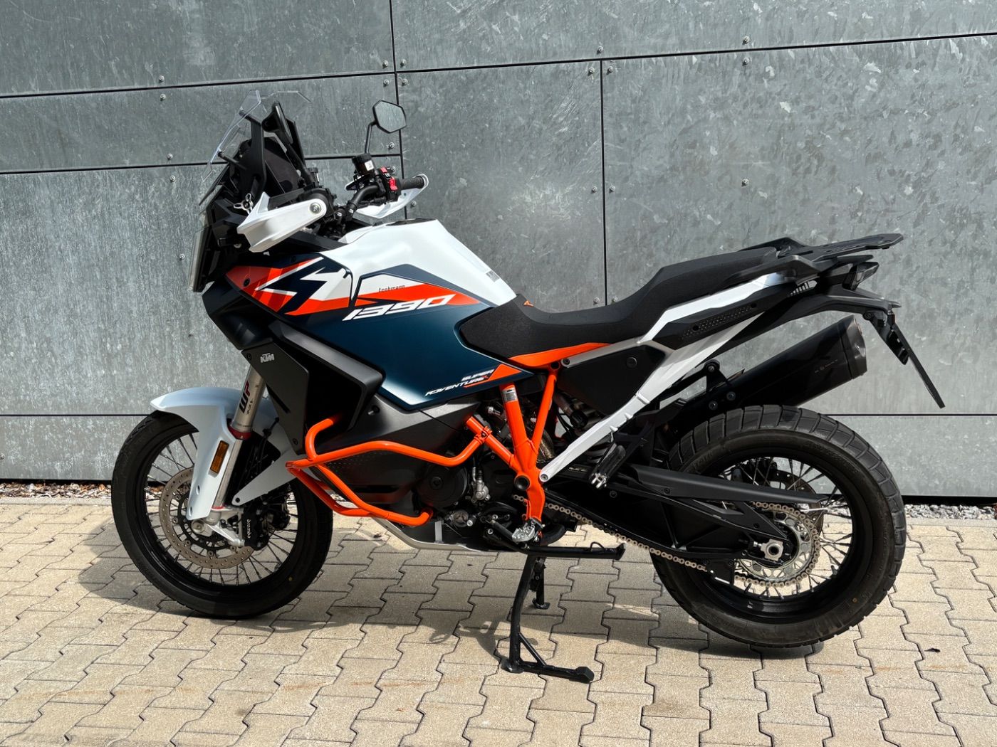Fahrzeugabbildung KTM 1390 Super Adventure R Techpack, Remus