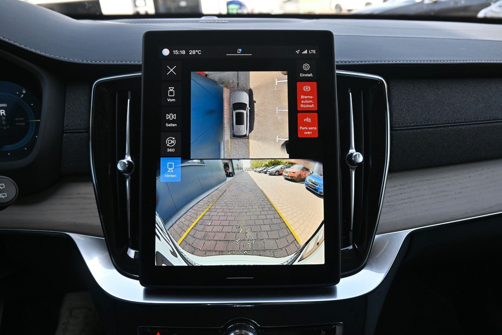 Fahrzeugabbildung Volvo XC90 T8 RC AWD Plus Dark*STDHZG*360°*ACC*AHK