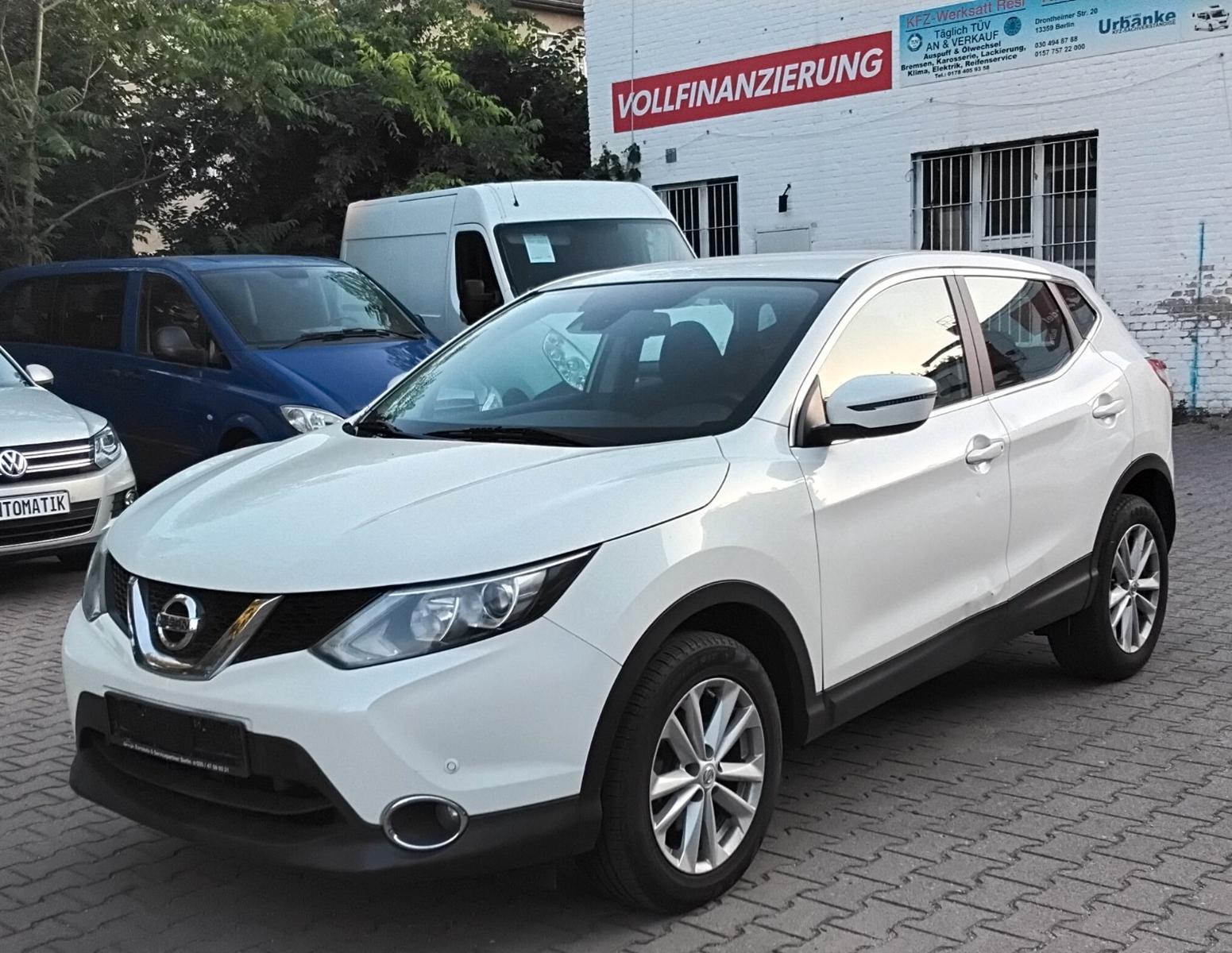 Nissan Qashqai Acenta.  Neuer Tüv