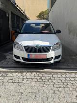 Skoda praktik 2011 | TUV 2 Jahre - Skoda Praktik mit Benzin-Antrieb