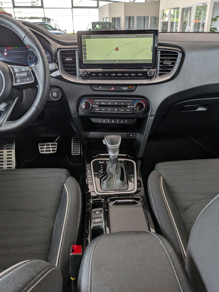 Fahrzeugabbildung Kia cee'd Sportswagon 1.5 DCT GT-Line LED JBL Cam 7J