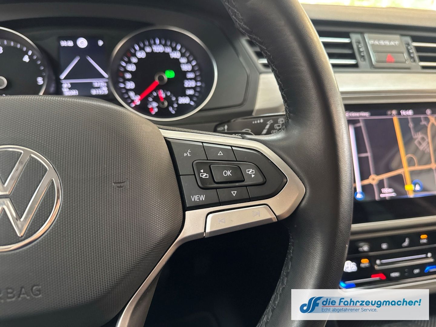 Fahrzeugabbildung Volkswagen Passat Variant Conceptline sch.AHK Navi LED ACC