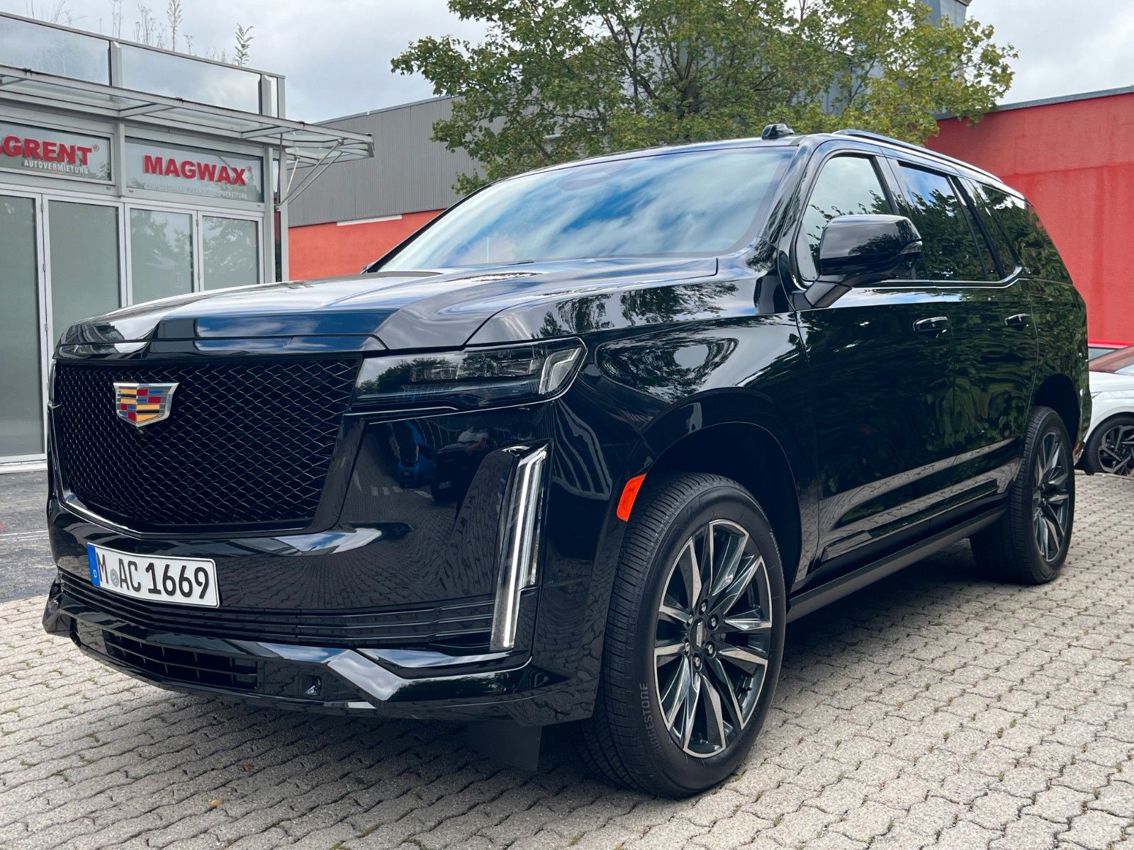 Fahrzeugabbildung Cadillac Escalade Sport Platinum 6.2 V8  4x4