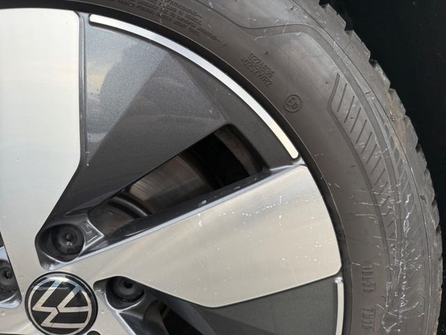 Passat Business 2.0 TDI AHK-klappbar Navi ACC
