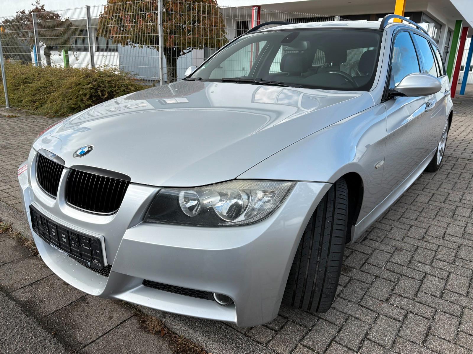 BMW 318 2006 — салон