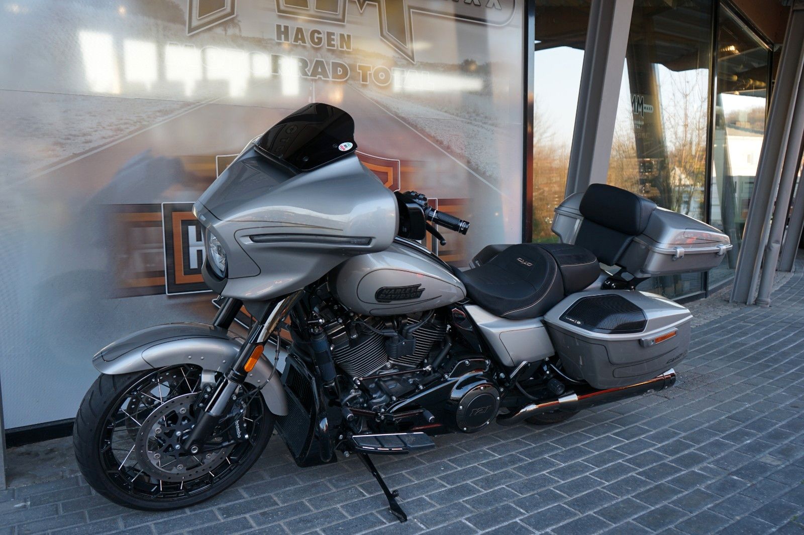 Fahrzeugabbildung Harley-Davidson Street Glide CVO 121cui