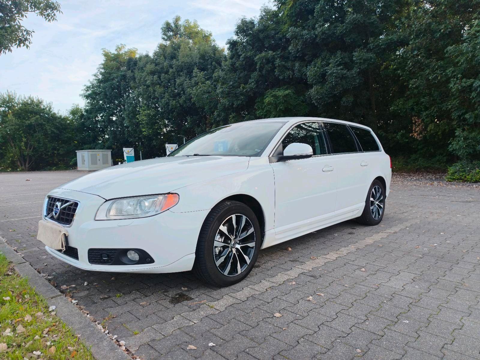 Volvo V70 2012 — engine 163 HP (120kW)