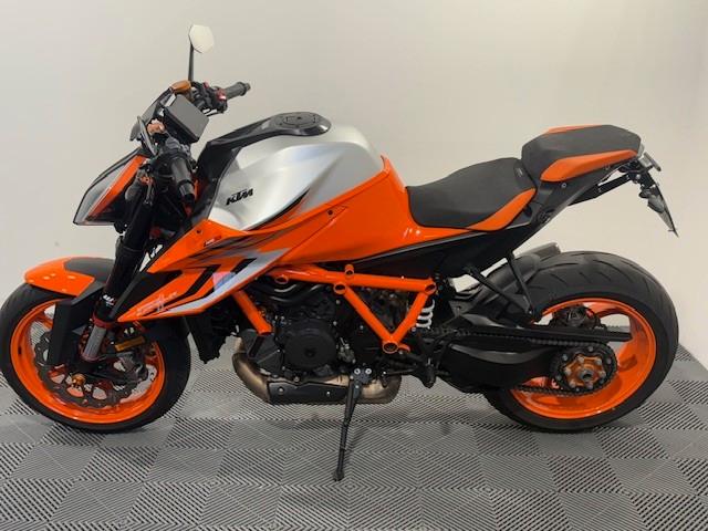 KTM 1290 Super Duke R *Techpack, Akra + mehr*